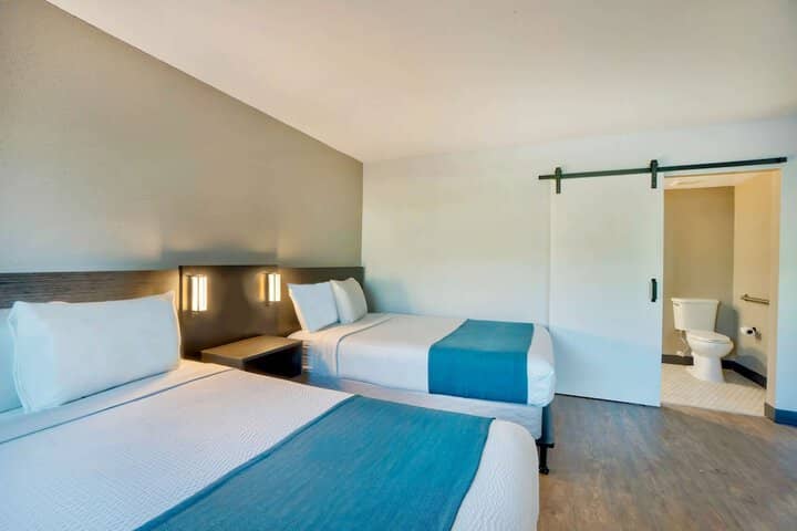 Room 11 of 21