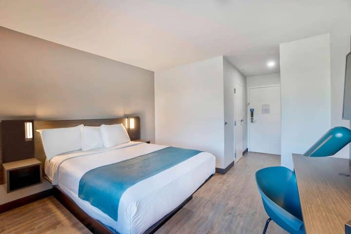 Room 6 of 21