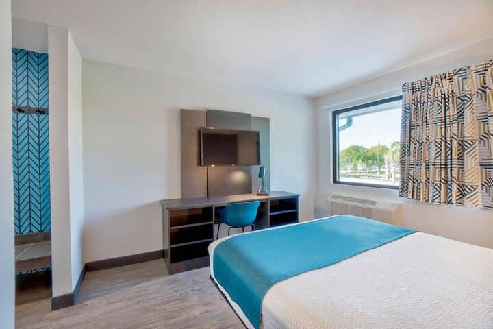 Room 5 of 21