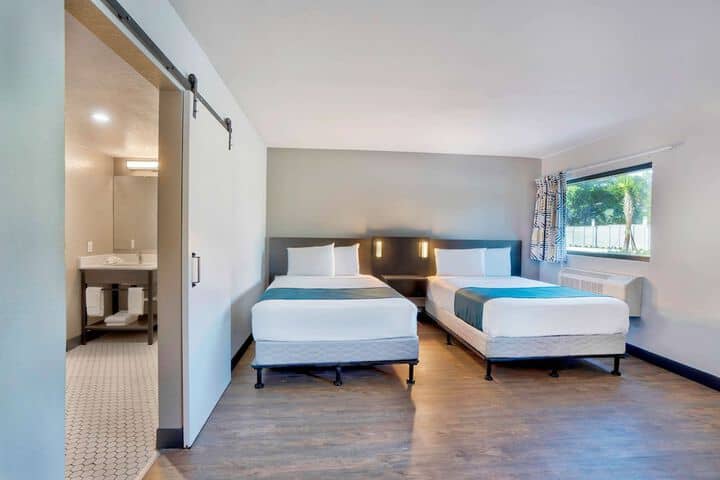 Room 8 of 21