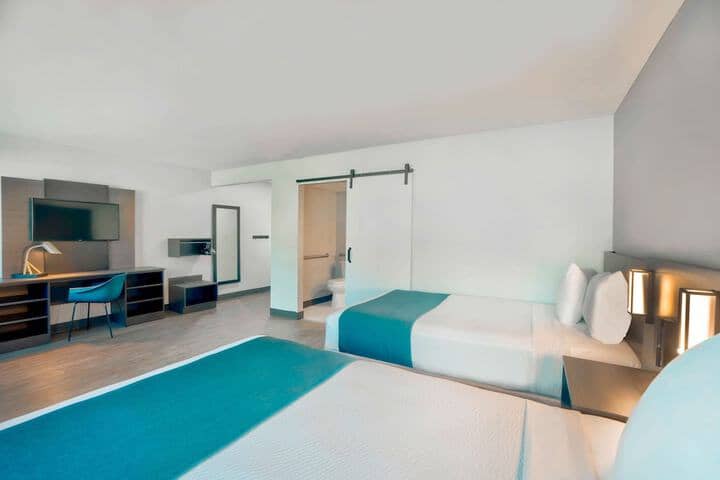 Room 9 of 21